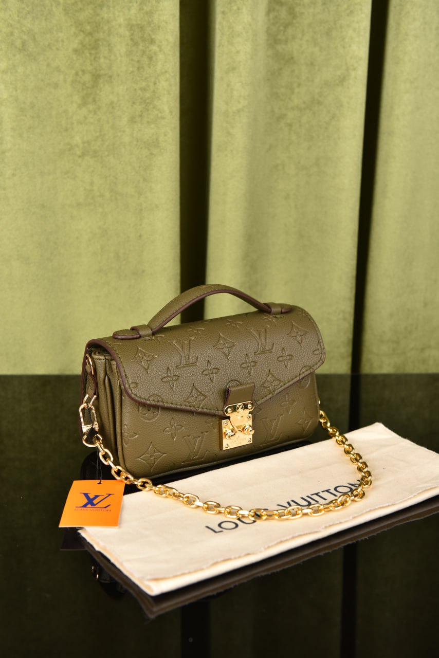 لوي فيتون بوشيت ميتس سادة (7 ألوان) - Louis Vuitton Pochette Metis East Plain