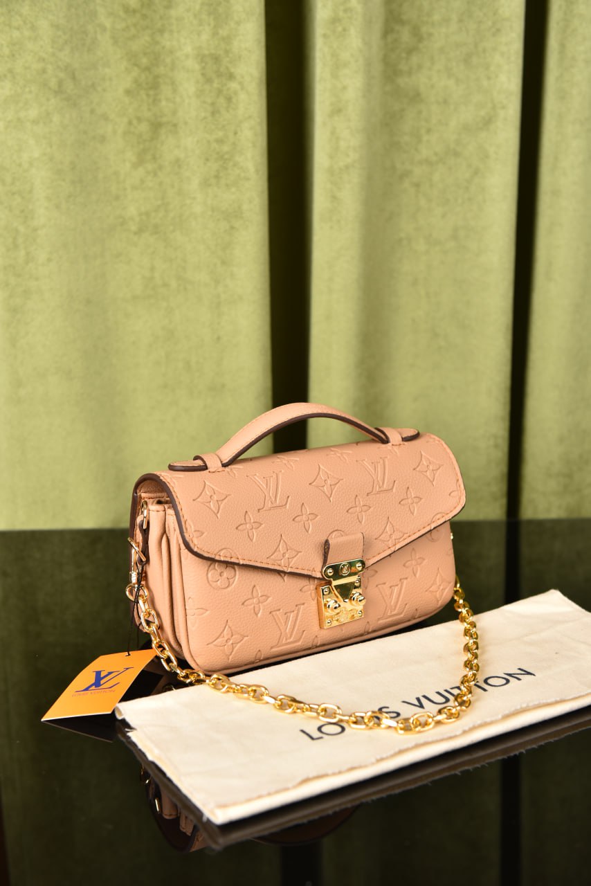 لوي فيتون بوشيت ميتس سادة (7 ألوان) - Louis Vuitton Pochette Metis East Plain