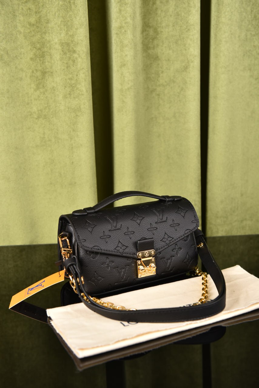 لوي فيتون بوشيت ميتس سادة (7 ألوان) - Louis Vuitton Pochette Metis East Plain