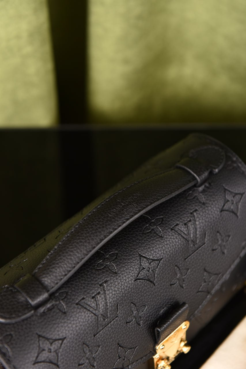 لوي فيتون بوشيت ميتس سادة (7 ألوان) - Louis Vuitton Pochette Metis East Plain