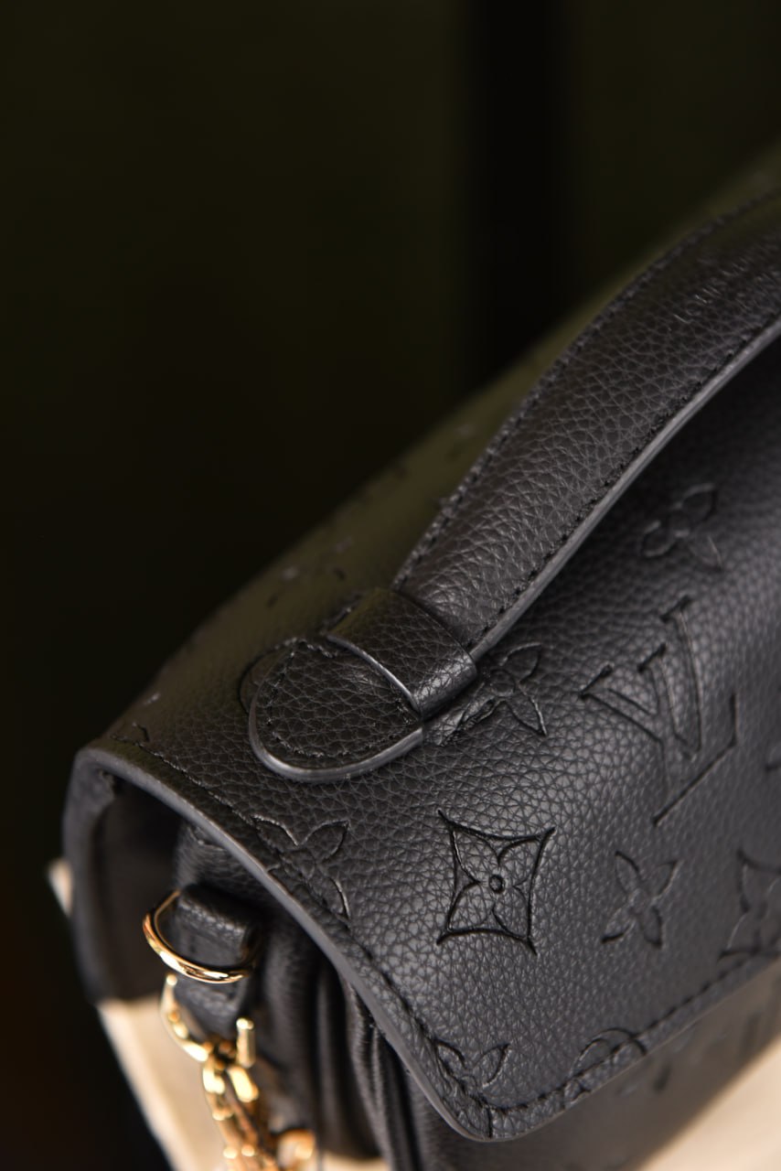 لوي فيتون بوشيت ميتس سادة (7 ألوان) - Louis Vuitton Pochette Metis East Plain