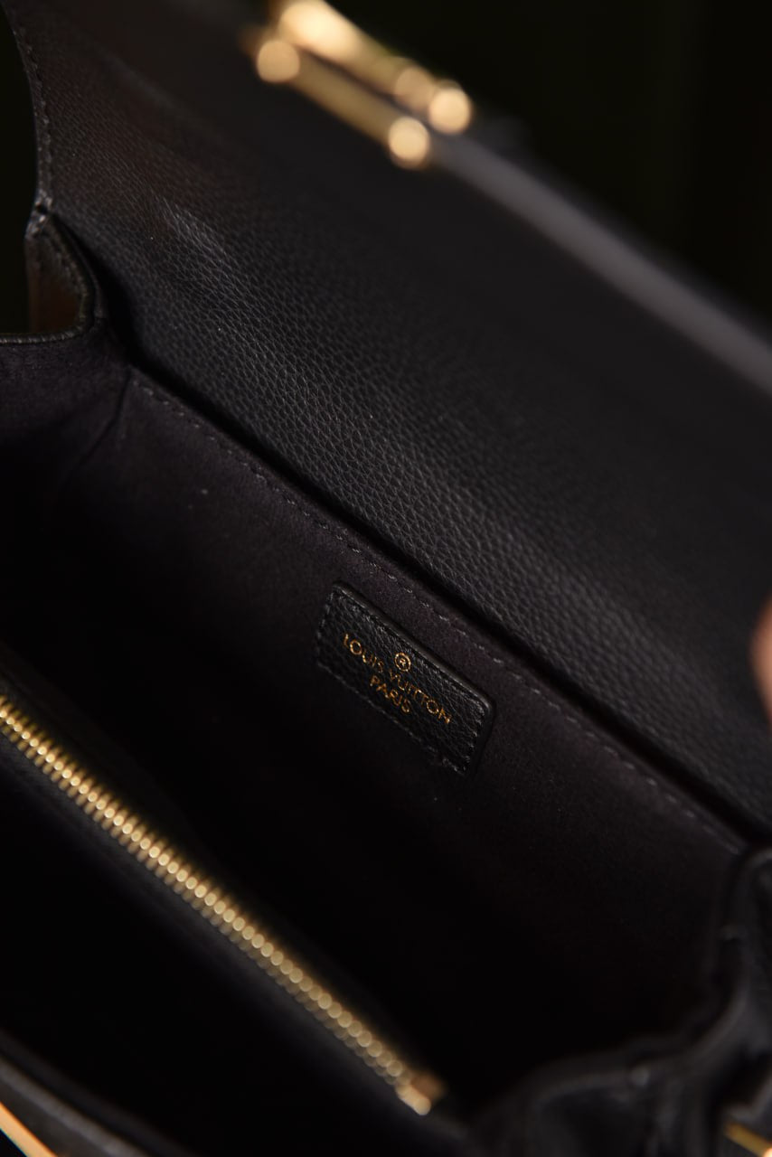 لوي فيتون بوشيت ميتس سادة (7 ألوان) - Louis Vuitton Pochette Metis East Plain