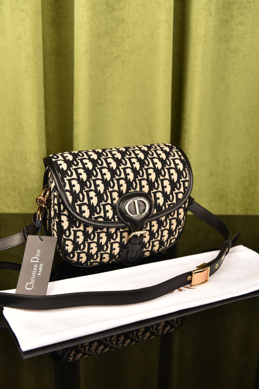 ديور بوبي (5 ألوان) - Dior Medium Bobby Bag