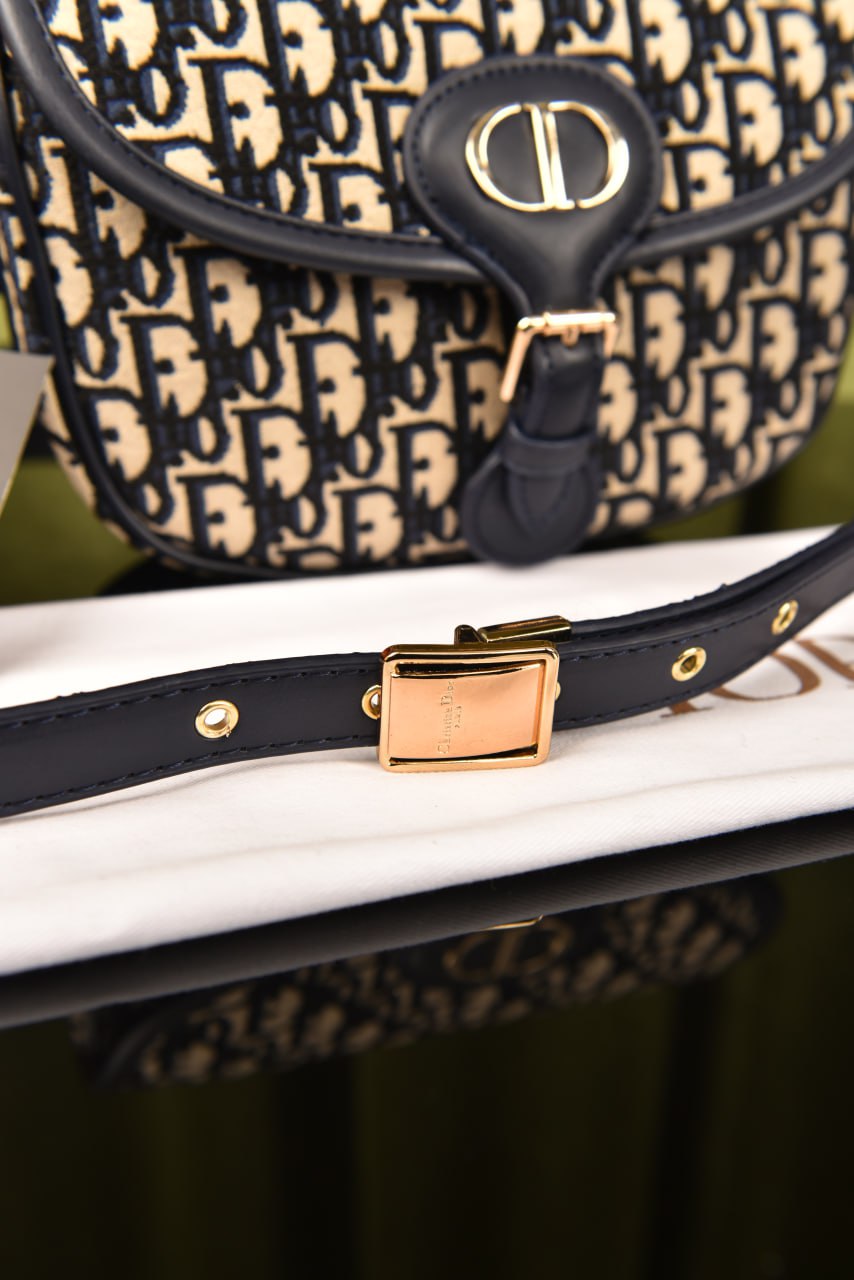 ديور بوبي (5 ألوان) - Dior Medium Bobby Bag