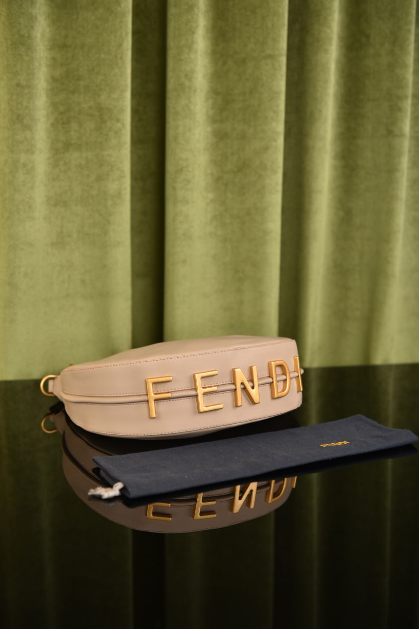 فيندي (9 ألوان) - Fendi Fendigraphy