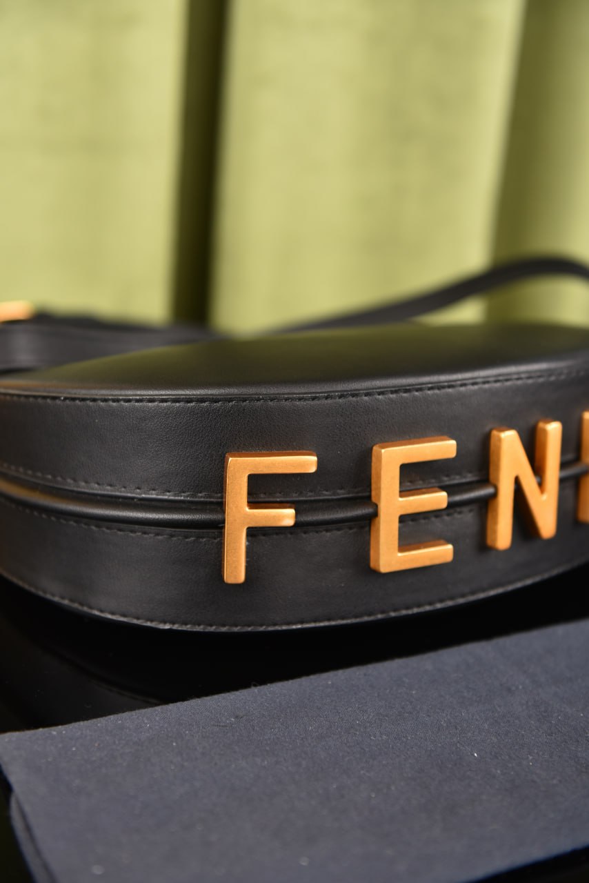 فيندي (9 ألوان) - Fendi Fendigraphy