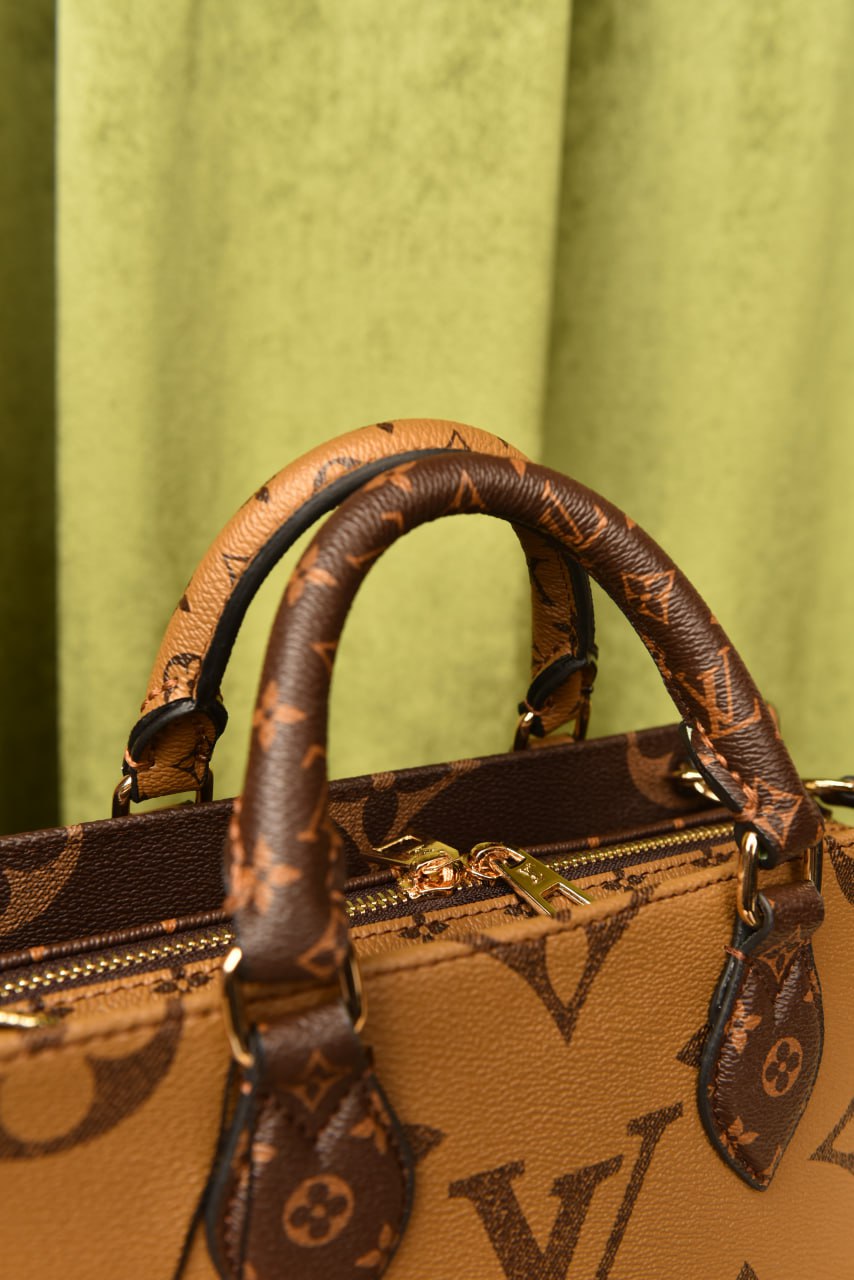 لوي فيتون اونذاجو (1 لون) - Louis Vuitton OnTheGo