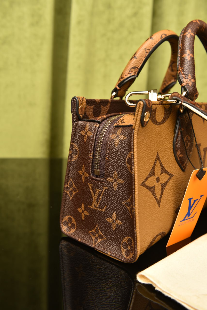 لوي فيتون اونذاجو (1 لون) - Louis Vuitton OnTheGo