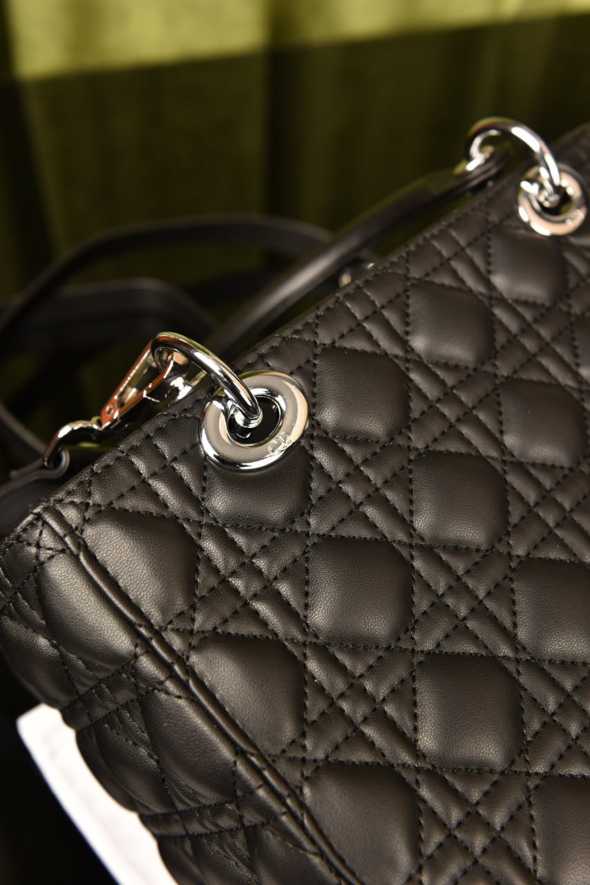 ديور ليدي ميديوم سادة (10 ألوان) - Dior Lady Medium