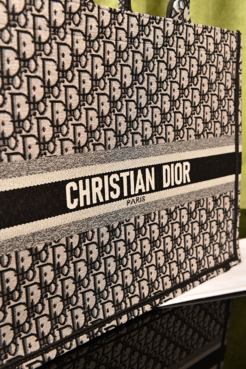ديور بوك توت كبيرة (17 لون) - Dior Book Tote Large