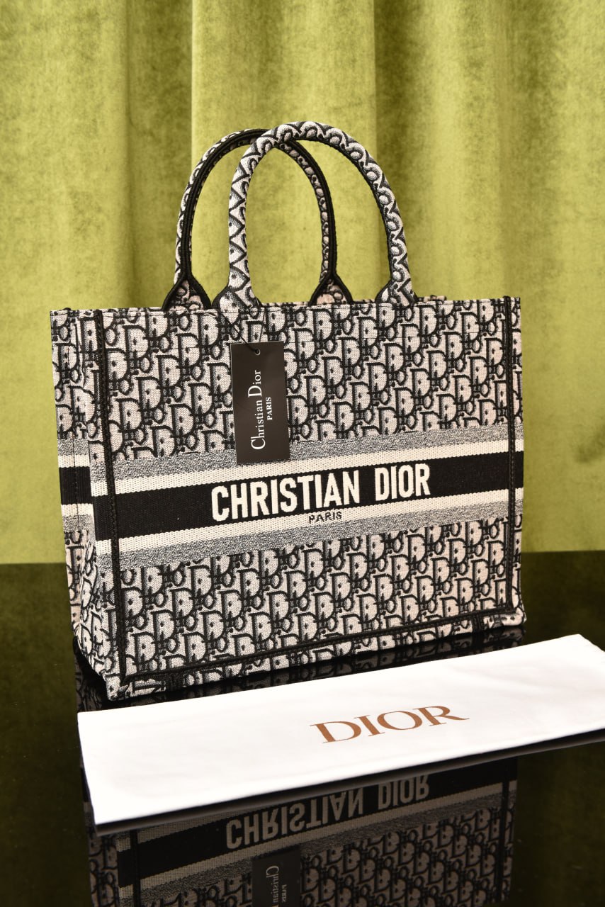 ديور بوك توت ميديوم (11 لون) - Dior Book Tote Medium