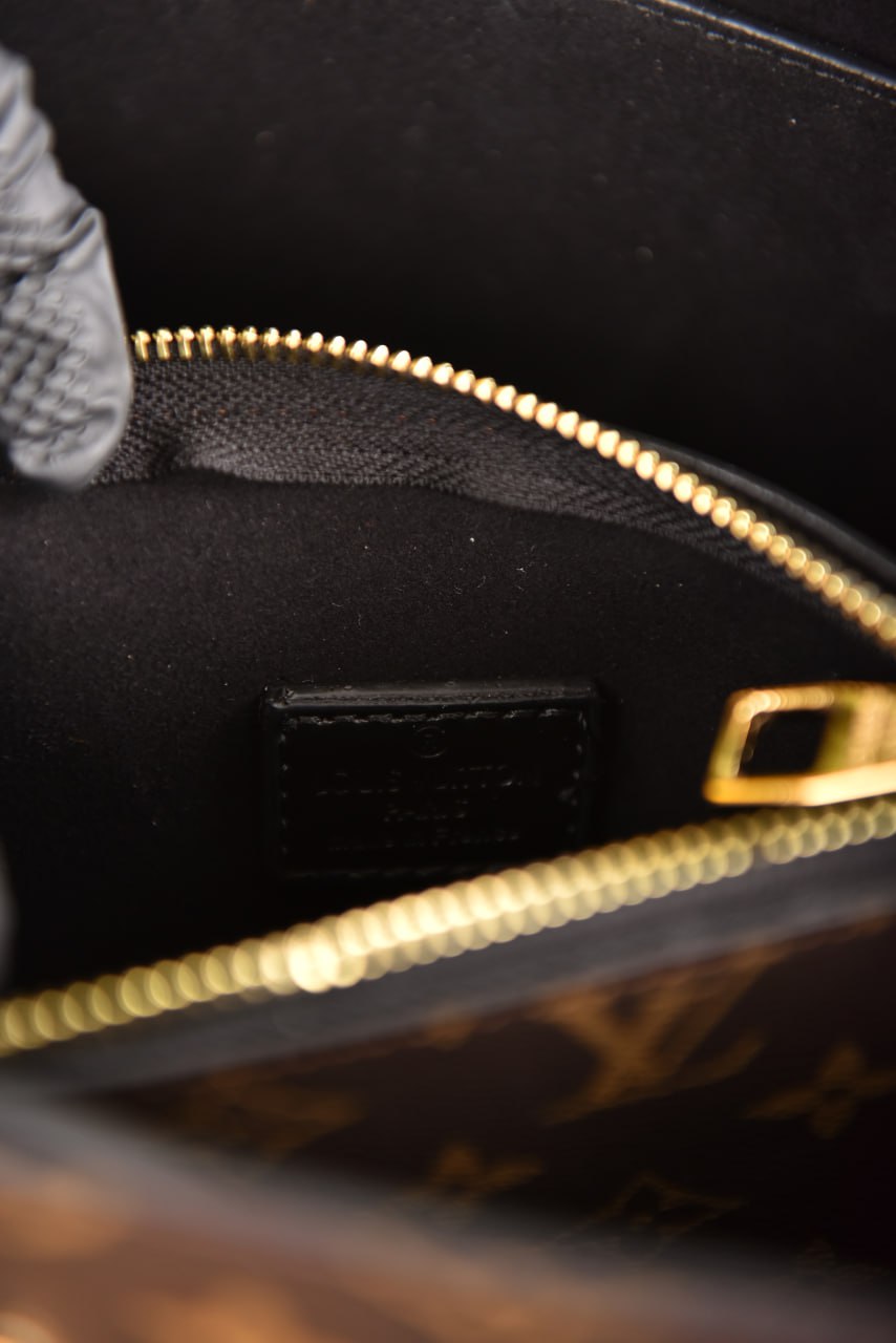 لوي فيتون فلاور (11 لون) - Louis Vuitton Flower Tote