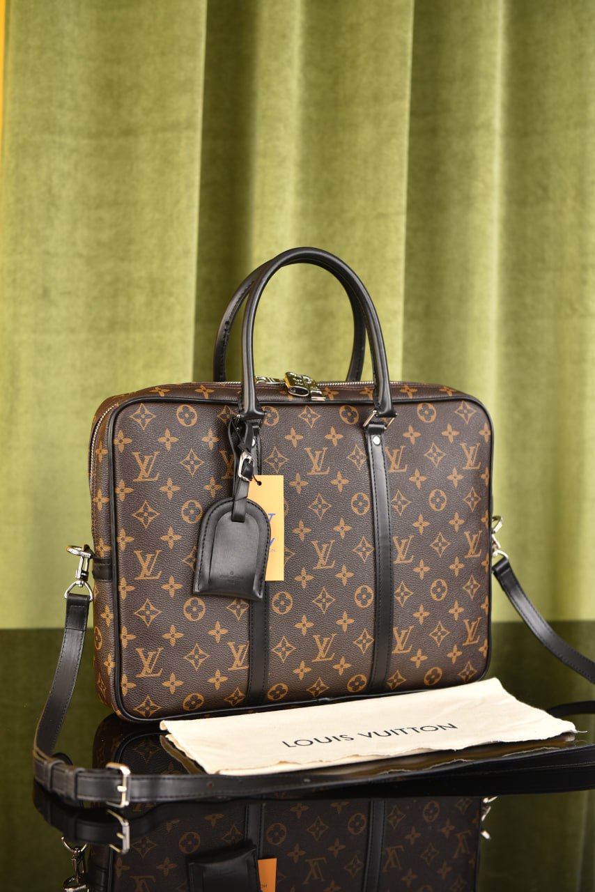 لوي فيتون (9 ألوان) - Louis Vuitton Porte Documents Voyage PM