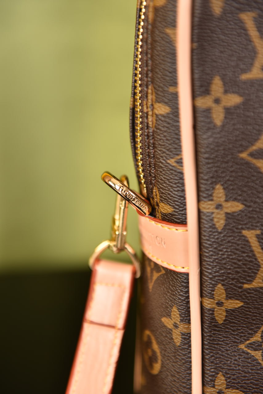لوي فيتون (9 ألوان) - Louis Vuitton Porte Documents Voyage PM
