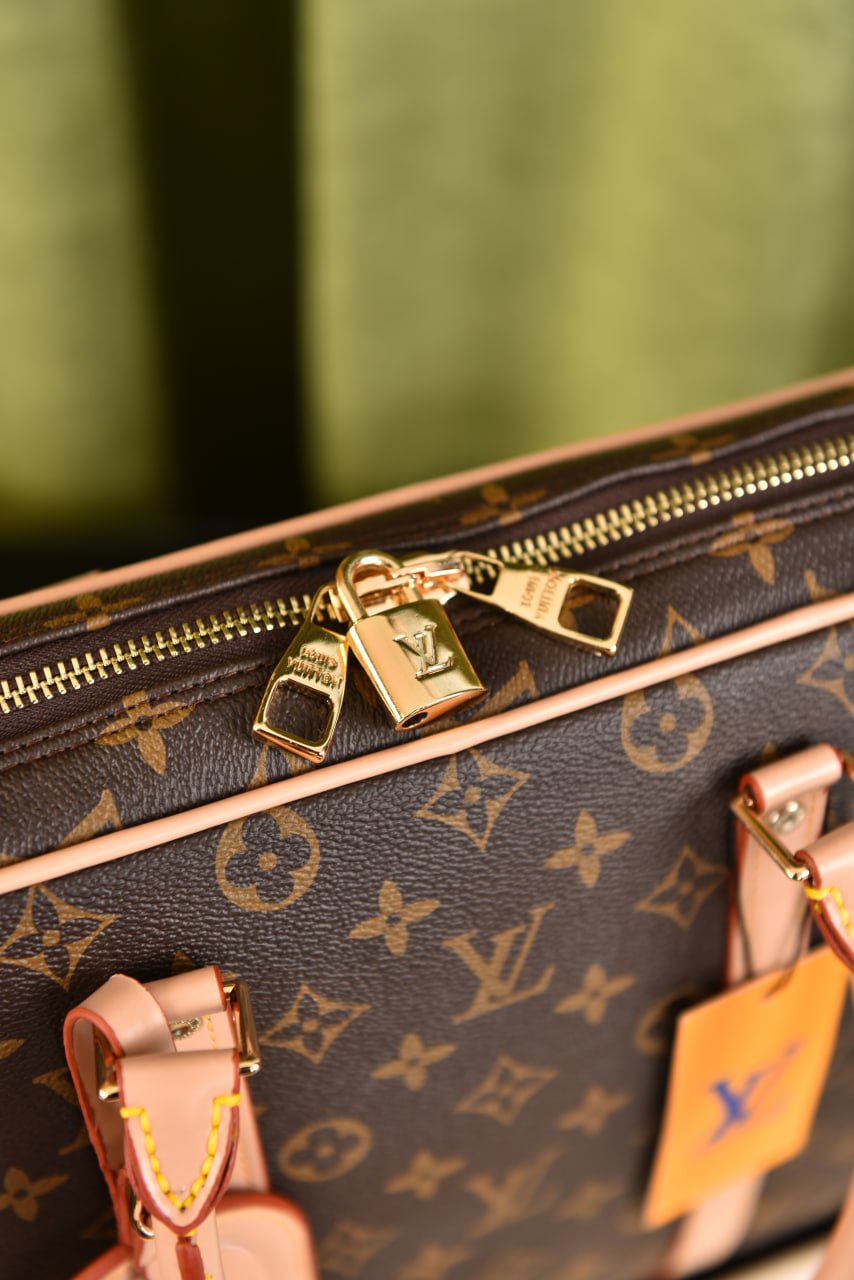 لوي فيتون (9 ألوان) - Louis Vuitton Porte Documents Voyage PM
