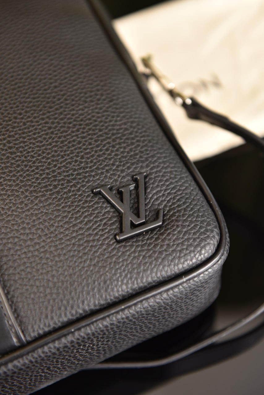 لوي فيتون (9 ألوان) - Louis Vuitton Porte Documents Voyage PM