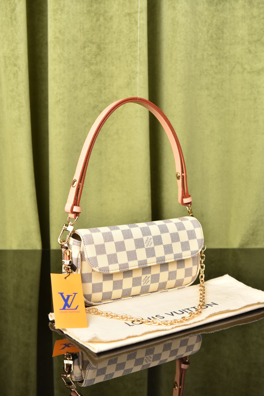 لوي فيتون (8 ألوان) - Louis Vuitton Ivy Wallet On Chain