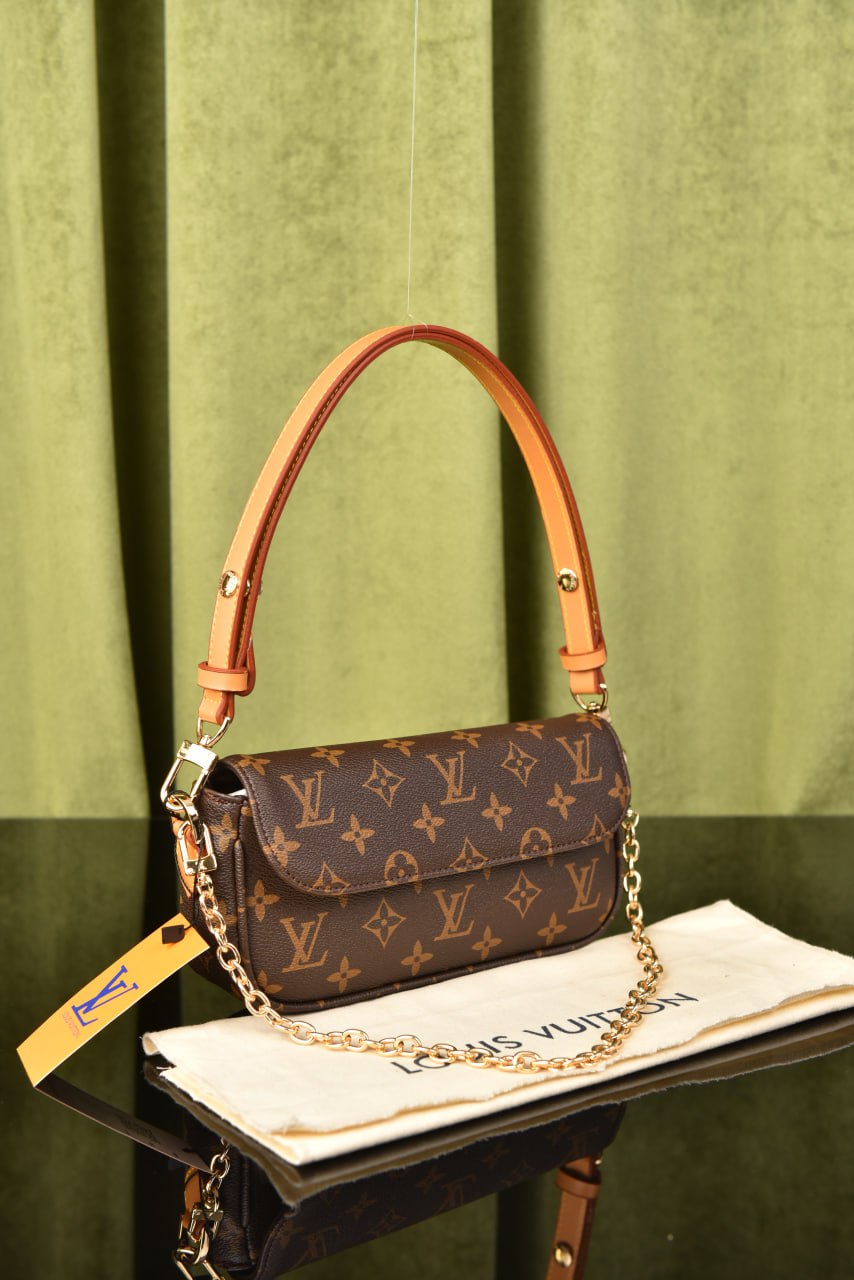 لوي فيتون (8 ألوان) - Louis Vuitton Ivy Wallet On Chain