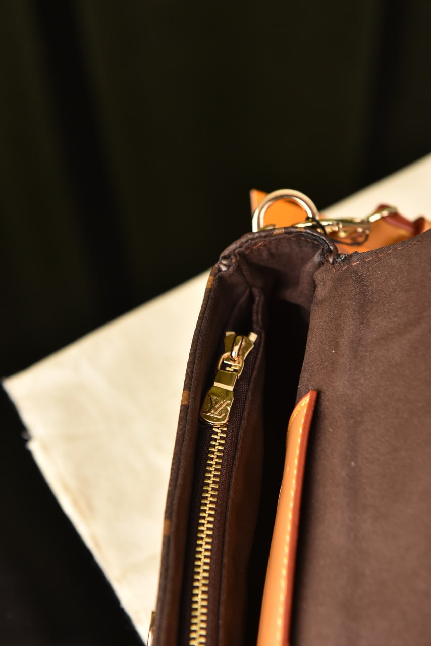 لوي فيتون (8 ألوان) - Louis Vuitton Ivy Wallet On Chain