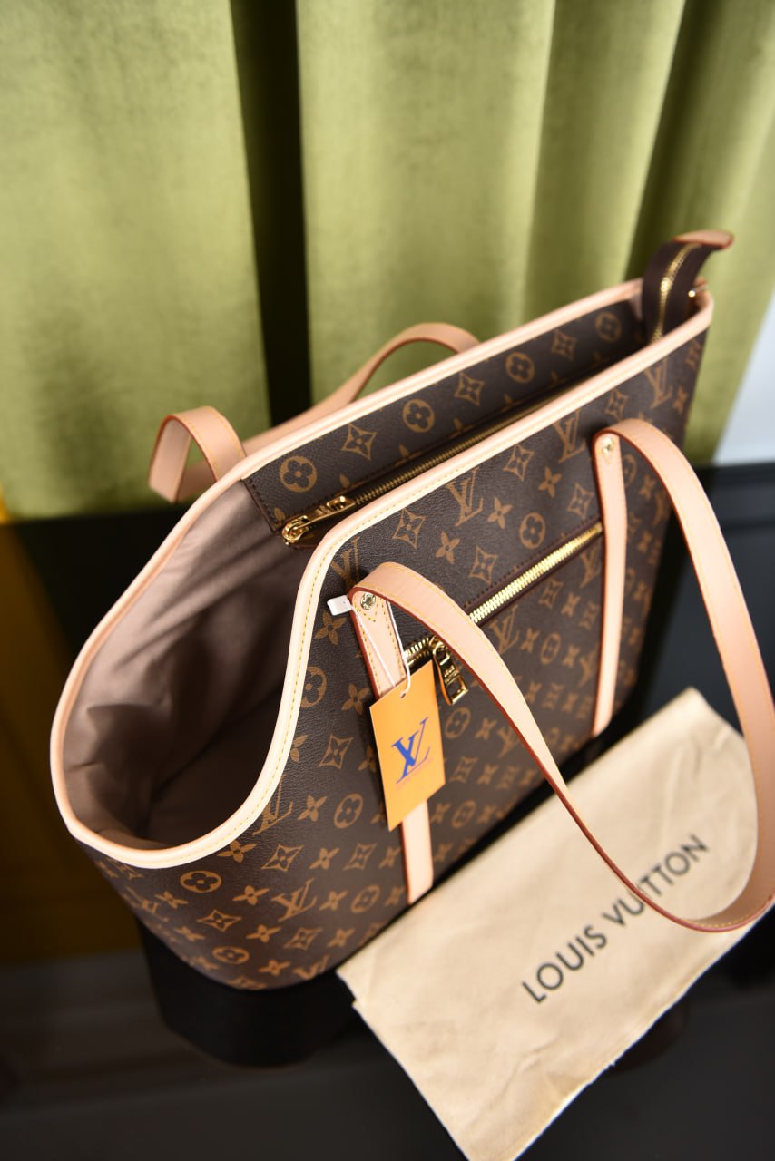 لوي فيتون حاملة الكلاب والقطط (8 ألوان) - Louis Vuitton Dog Carrier
