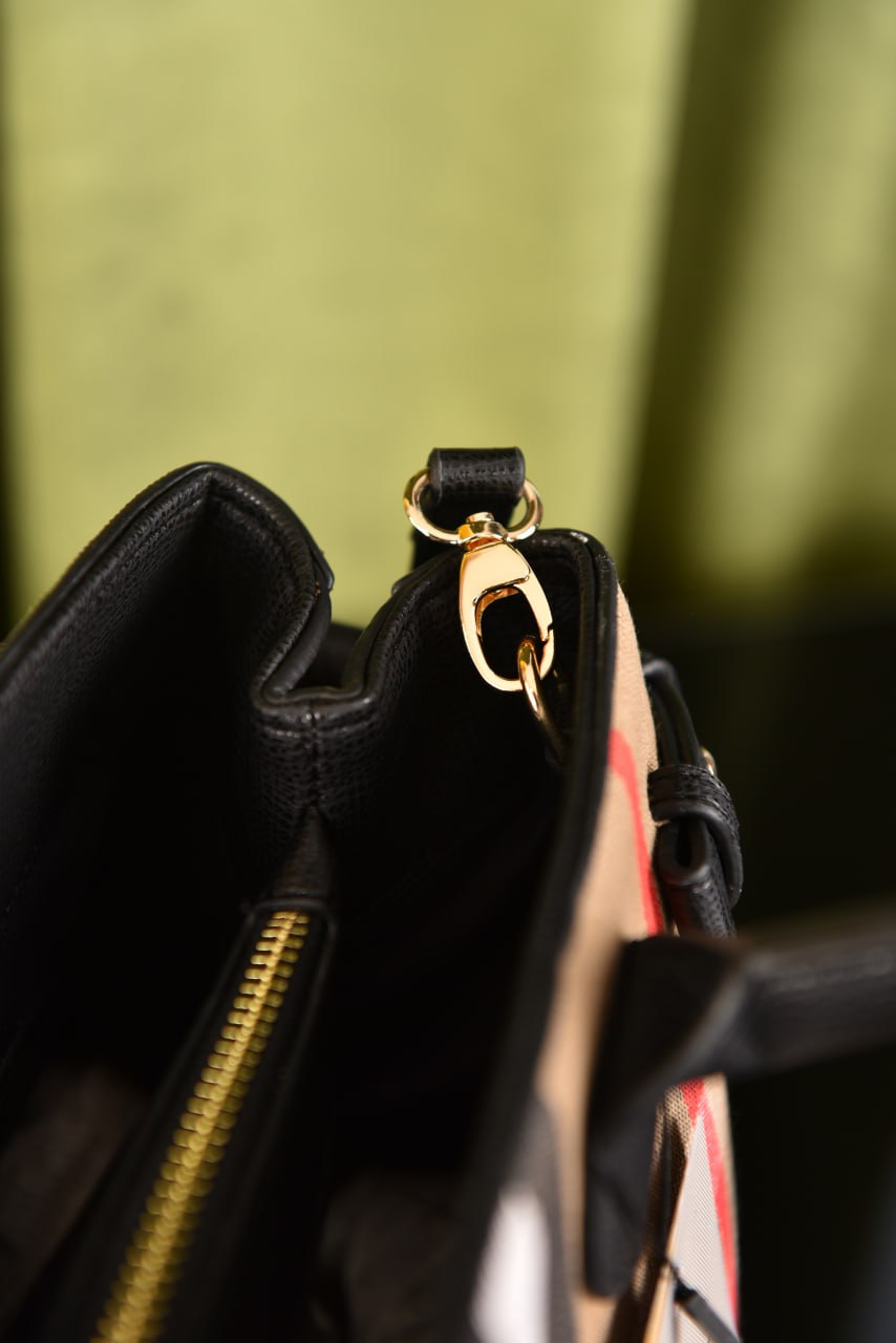 بيربري بانر (9 ألوان) - Burberry Medium Banner Bag