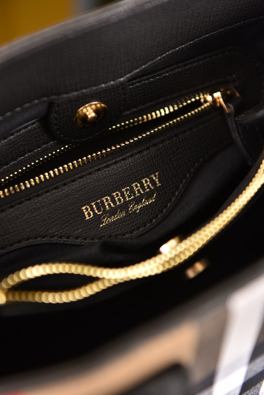 بيربري بانر (9 ألوان) - Burberry Medium Banner Bag