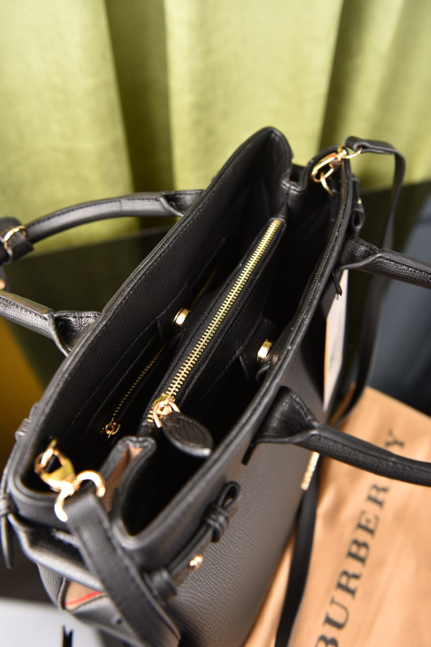 بيربري بانر سادة (9 ألوان) - Burberry Medium Banner Bag