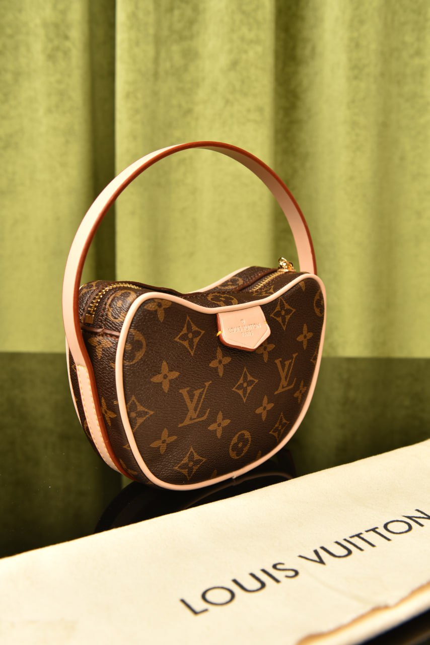 لوي فيتون (9 ألوان) - Louis Vuitton Croissant MM