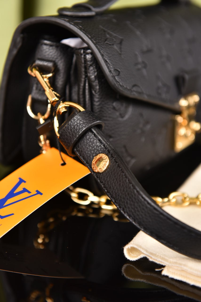 لوي فيتون بوشيت ميتس سادة (7 ألوان) - Louis Vuitton Pochette Metis East Plain