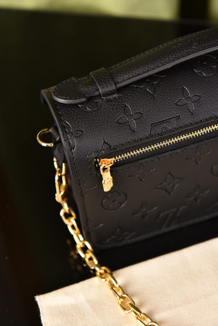 لوي فيتون بوشيت ميتس سادة (7 ألوان) - Louis Vuitton Pochette Metis East Plain