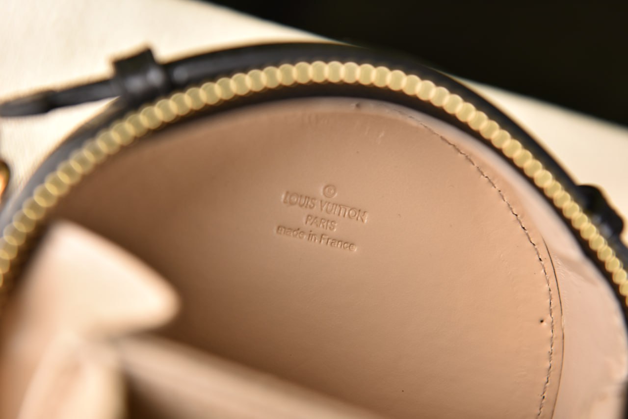 لوي فيتون (16 لون) - Louis Vuitton Mini Boite Chapeau