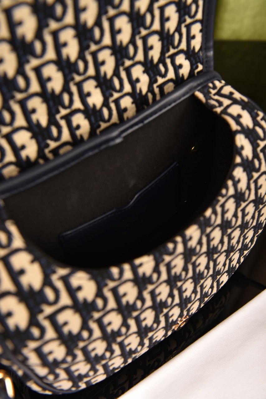 ديور بوبي (5 ألوان) - Dior Medium Bobby Bag