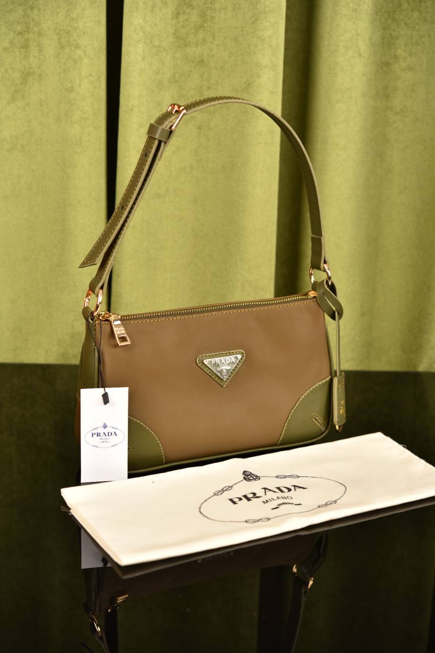 برادا (9 ألوان) - Prada Re-Edition 2002 Nylon Brushed Shoulder Bag
