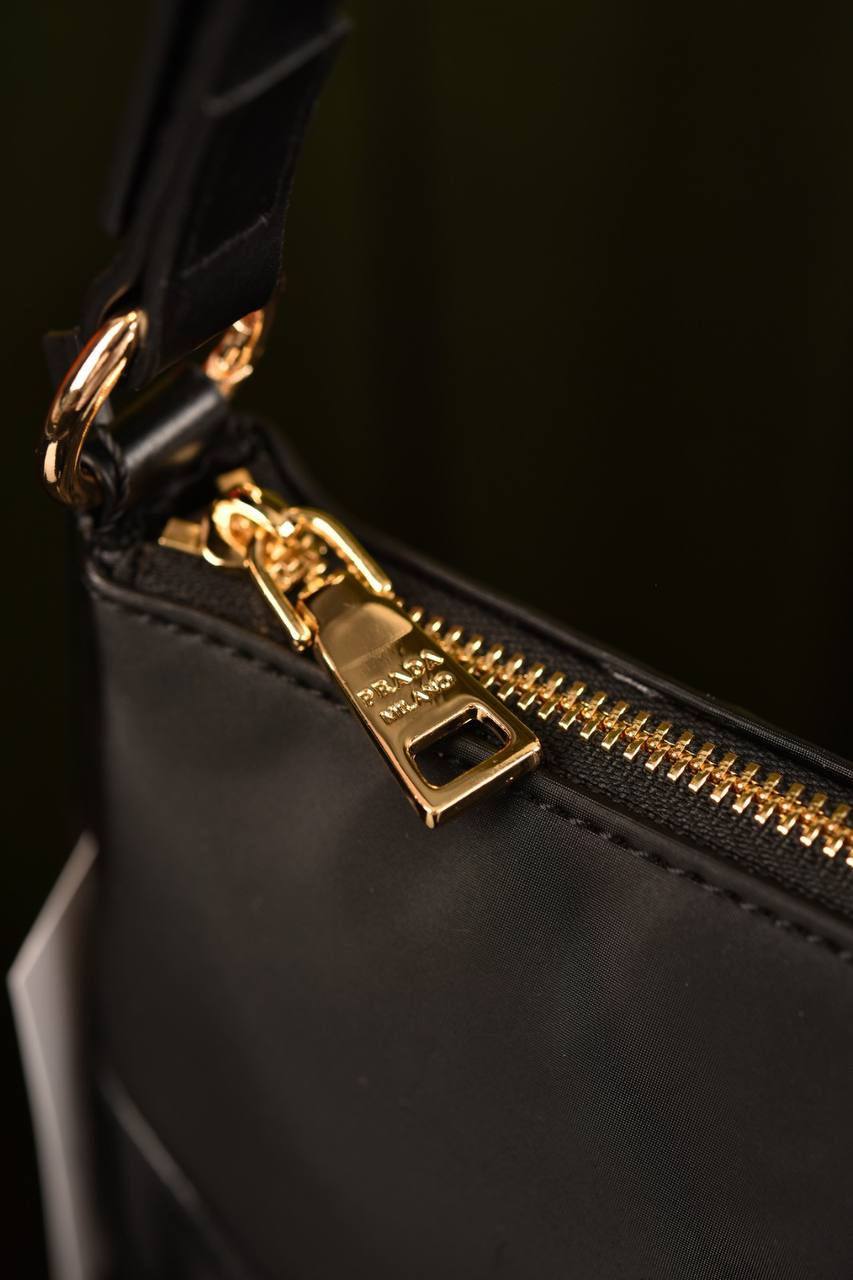 برادا (9 ألوان) - Prada Re-Edition 2002 Nylon Brushed Shoulder Bag