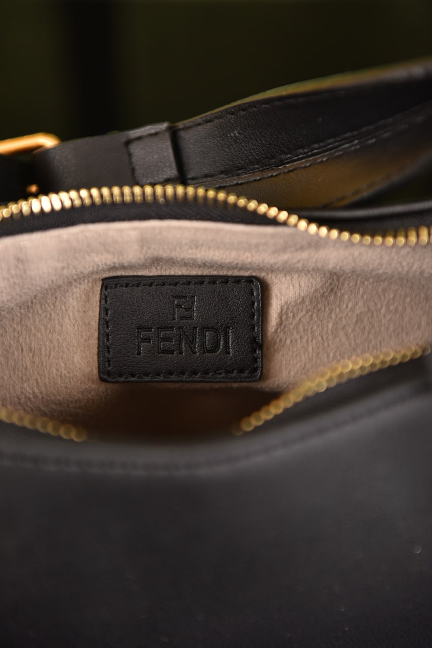 فيندي (9 ألوان) - Fendi Fendigraphy