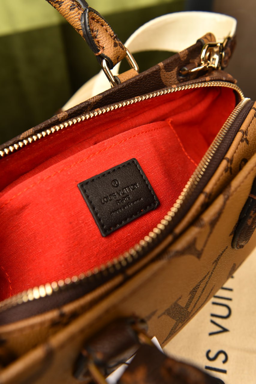 لوي فيتون اونذاجو (1 لون) - Louis Vuitton OnTheGo