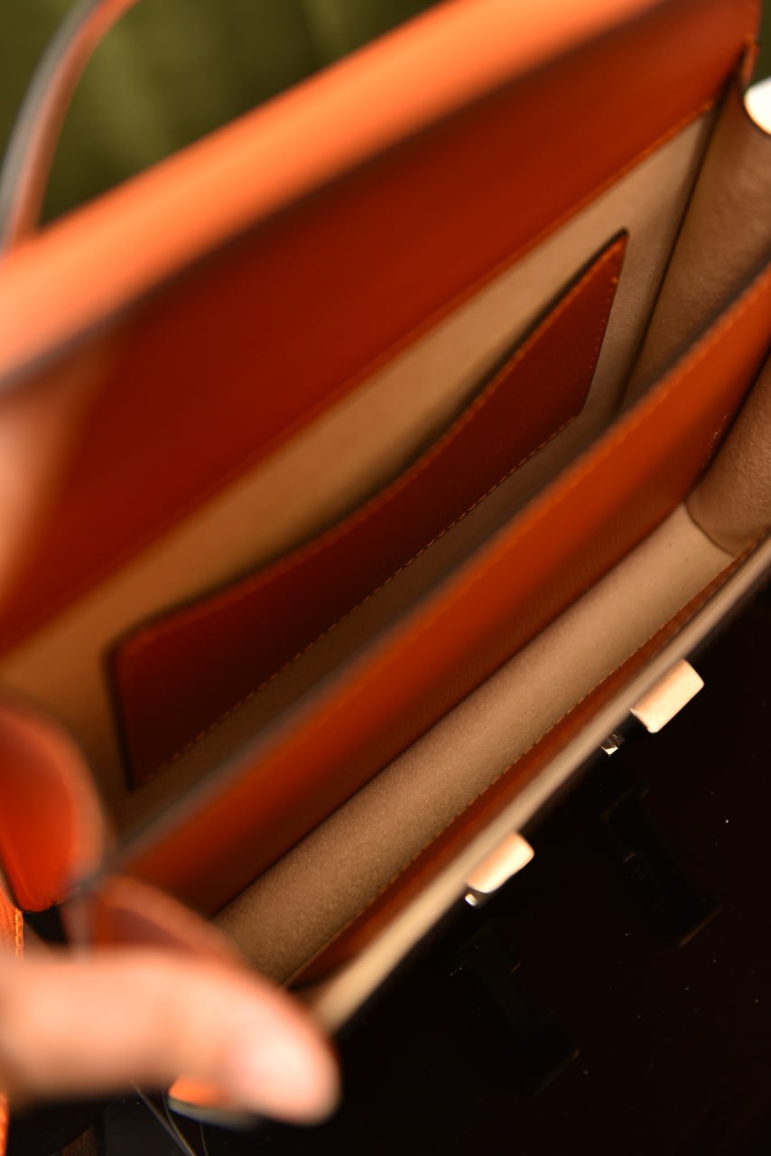 هيرميز كونستانس جلد مموج (18 لون) - Hermes Constance Wavy Leather
