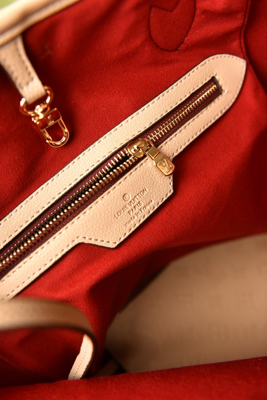 لوي فيتون (13 لون) - Louis Vuitton Neverfull Empreinte MM