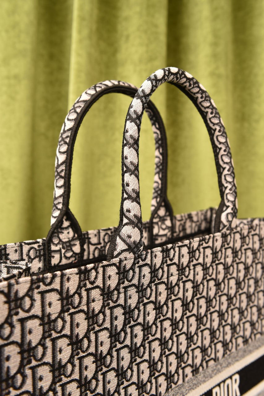 ديور بوك توت كبيرة (17 لون) - Dior Book Tote Large