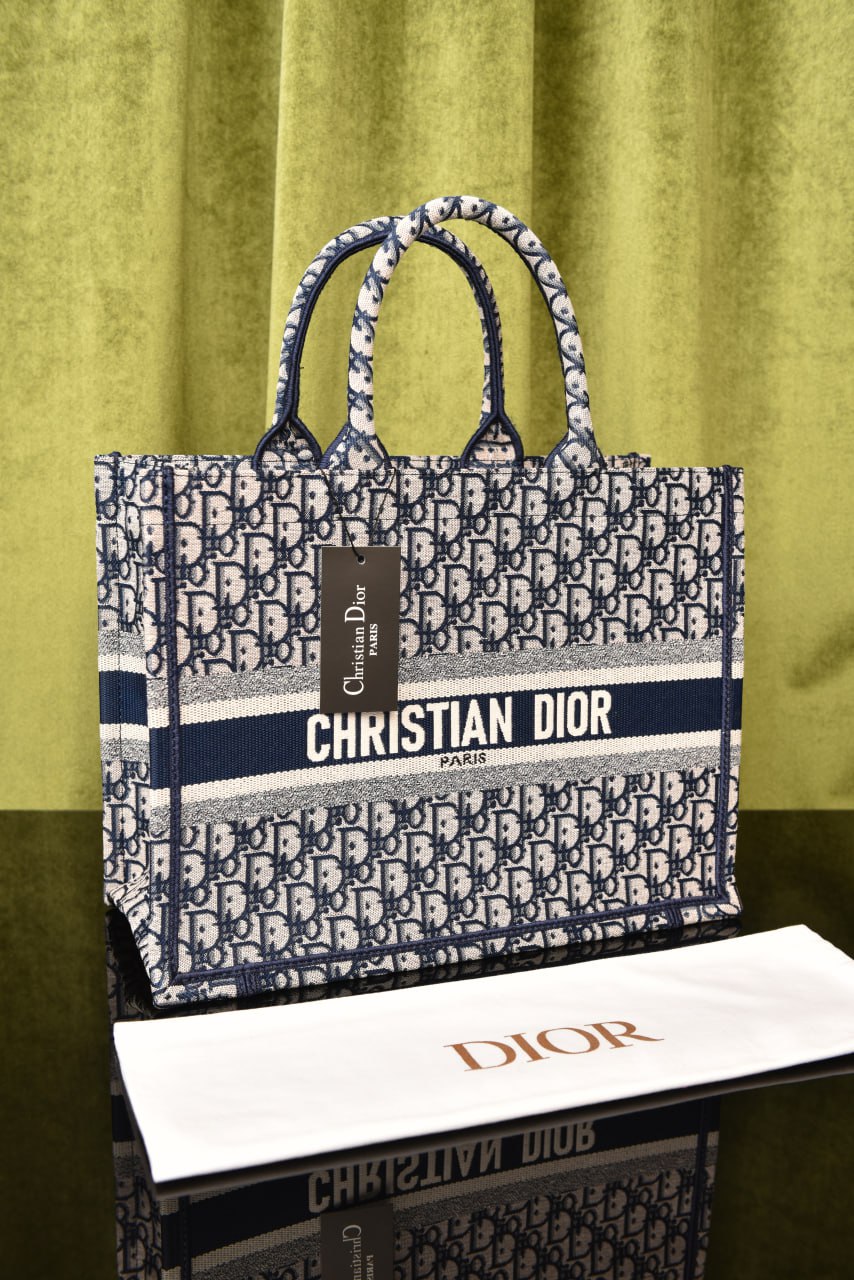ديور بوك توت ميديوم (11 لون) - Dior Book Tote Medium