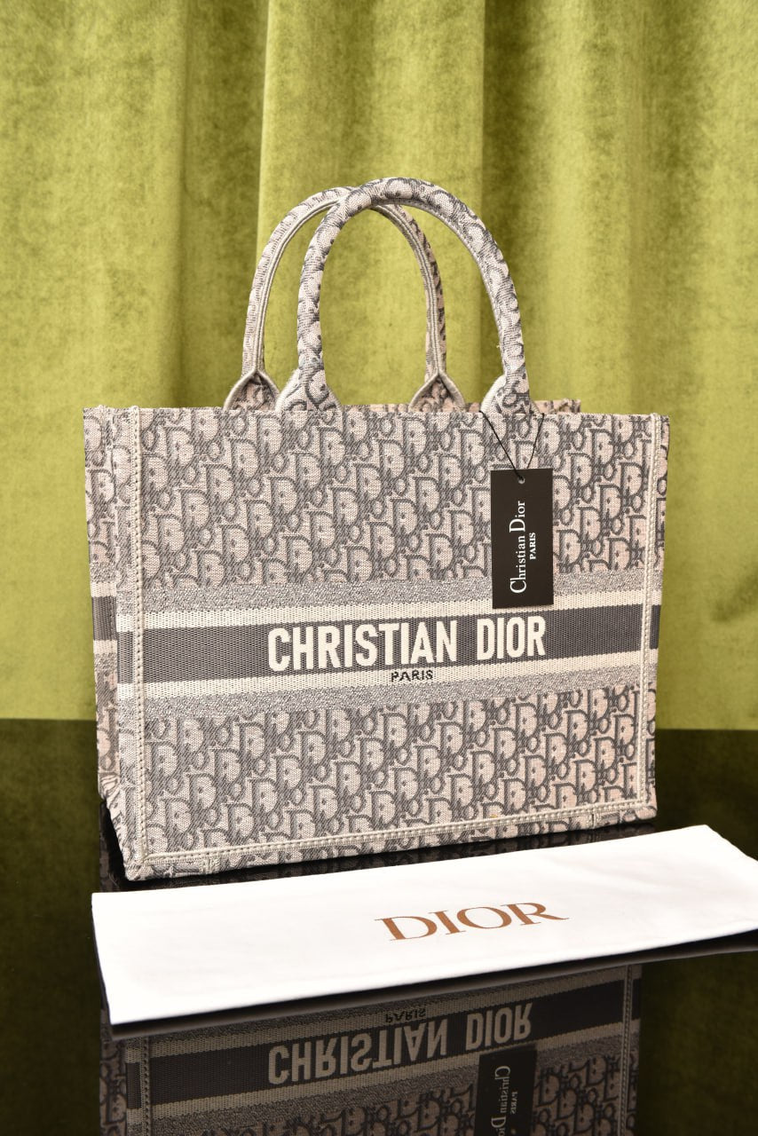 ديور بوك توت ميديوم (11 لون) - Dior Book Tote Medium