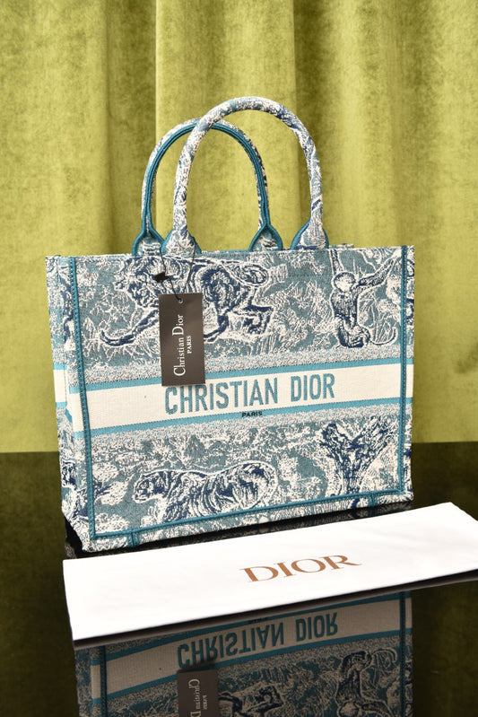 ديور بوك توت ميديوم (11 لون) - Dior Book Tote Medium