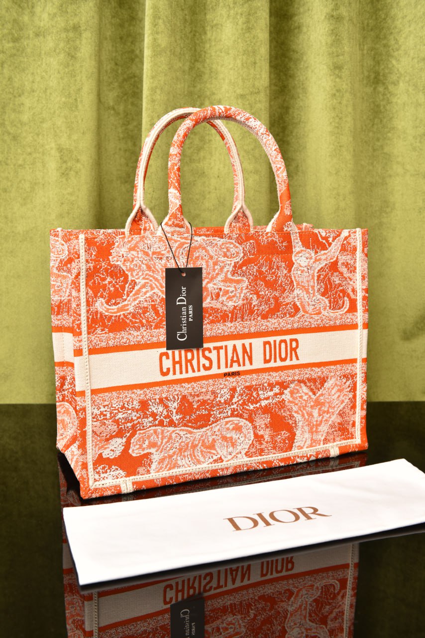 ديور بوك توت ميديوم (11 لون) - Dior Book Tote Medium