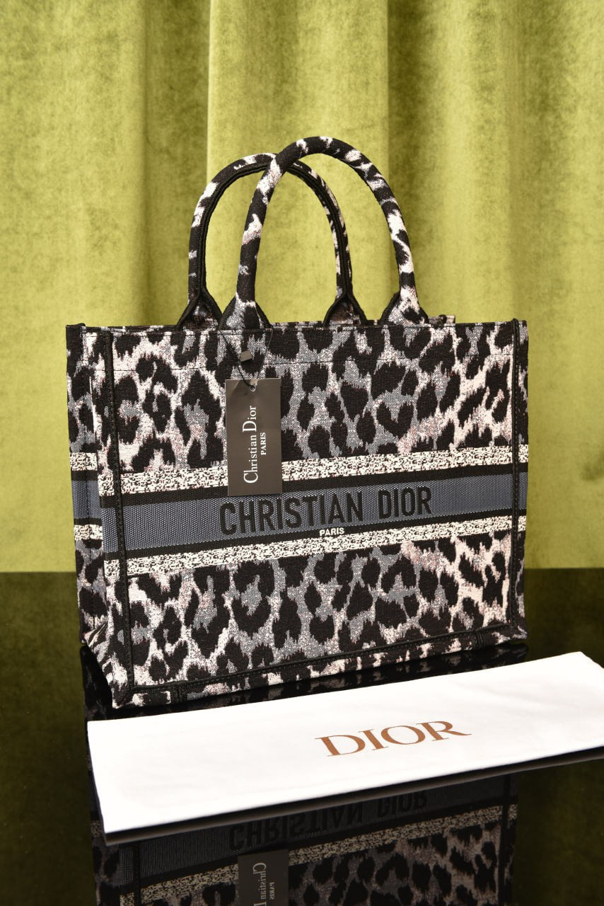 ديور بوك توت ميديوم (11 لون) - Dior Book Tote Medium