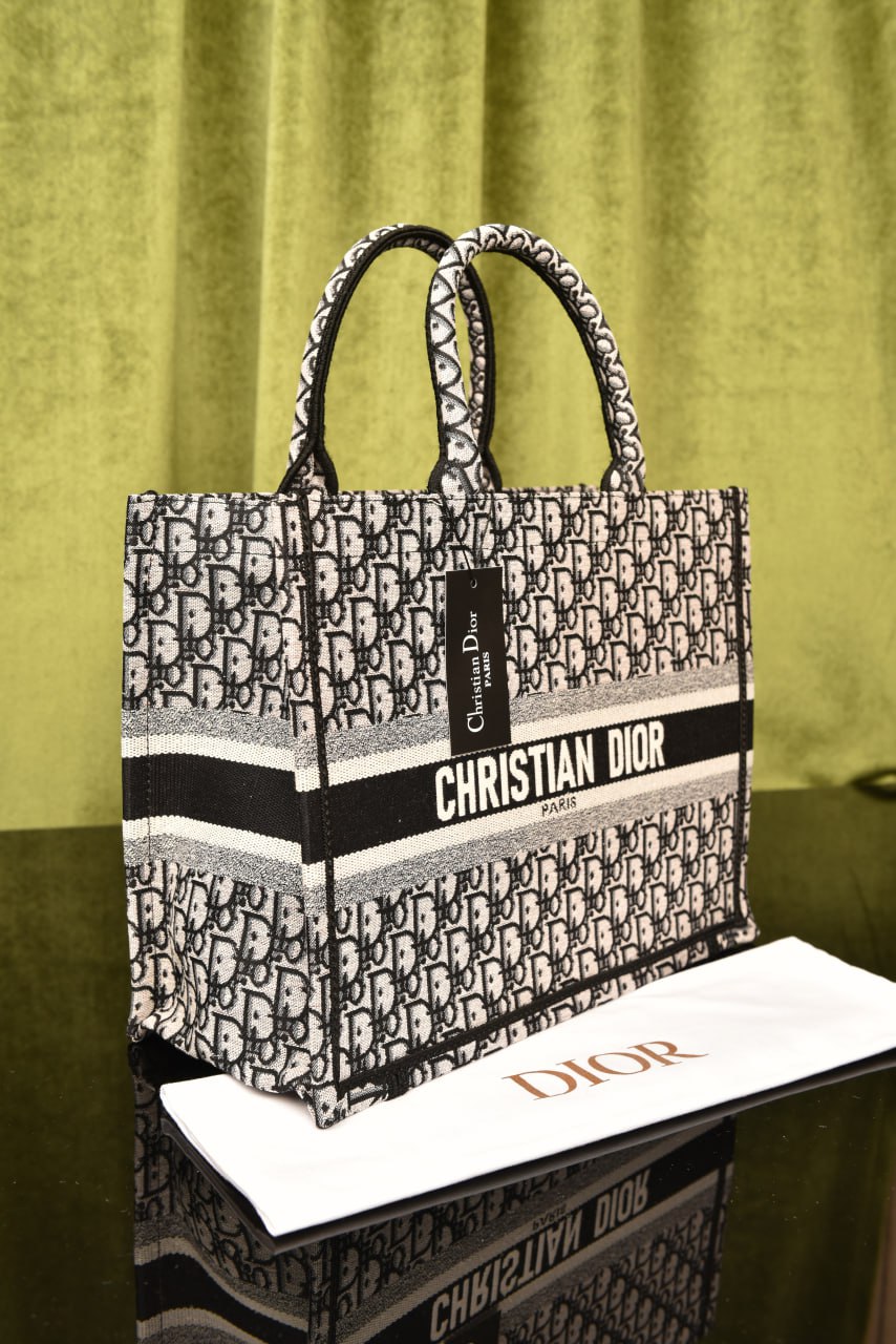 ديور بوك توت ميديوم (11 لون) - Dior Book Tote Medium