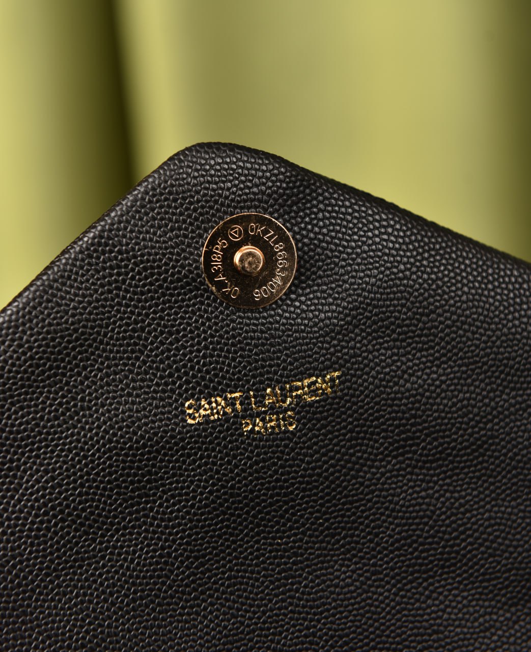 ساينت لورين لولو صغيرة (10 ألوان) - YSL LouLou Small