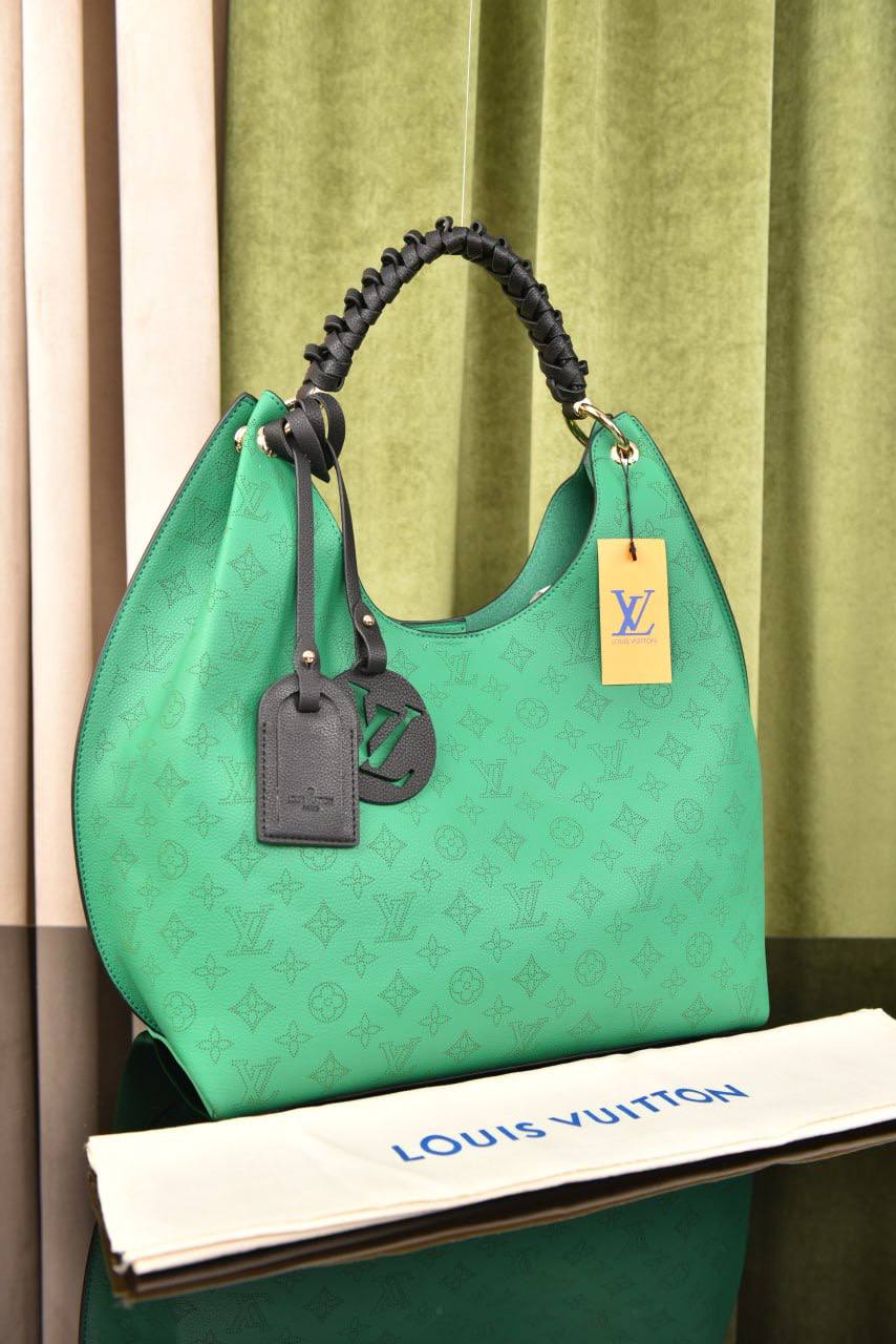 لوي فيتون (22 لون) - Louis Vuitton Carmel