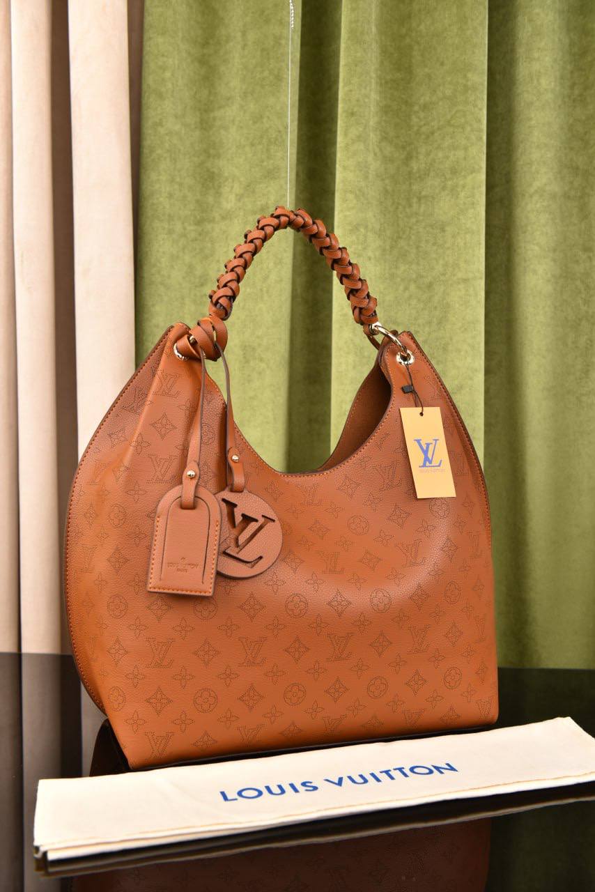 لوي فيتون (22 لون) - Louis Vuitton Carmel
