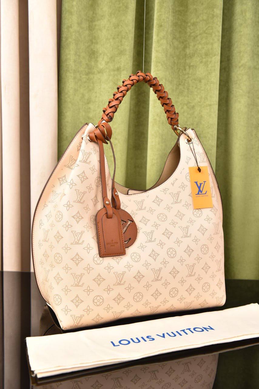 لوي فيتون (22 لون) - Louis Vuitton Carmel
