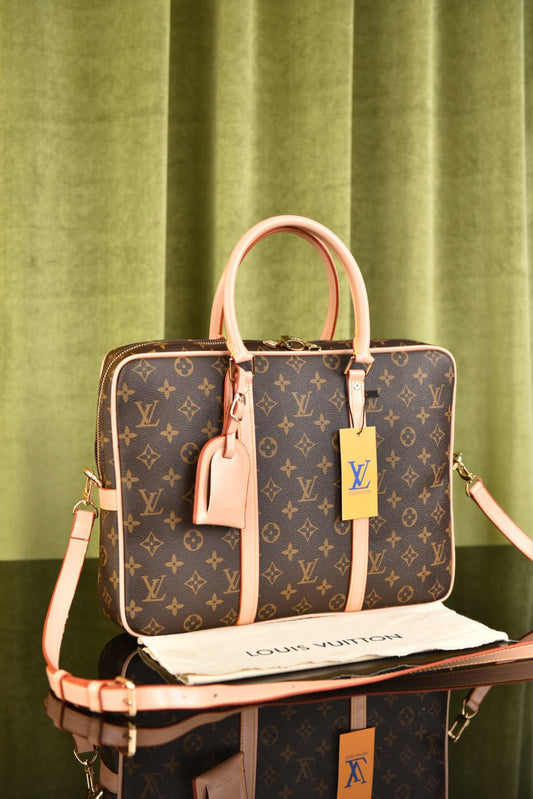 لوي فيتون (9 ألوان) - Louis Vuitton Porte Documents Voyage PM